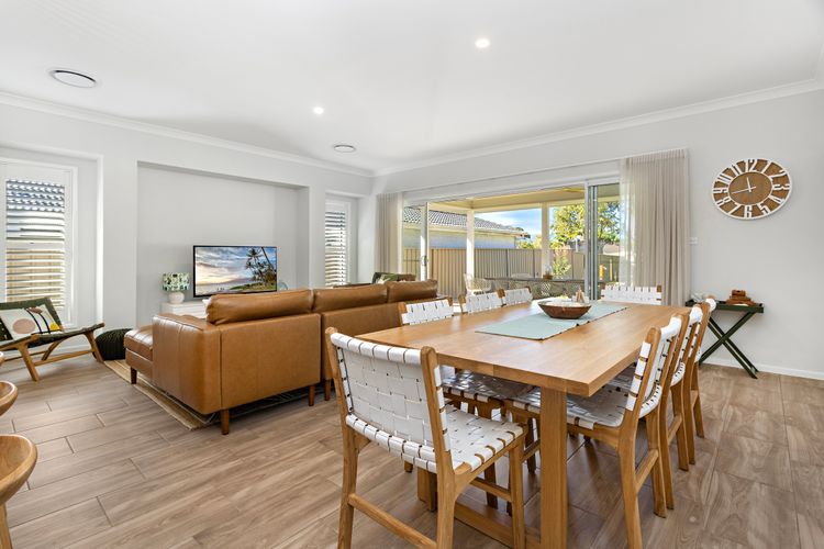 Poppy’s – Fire Pit – 4 Mins Walk to Beach
