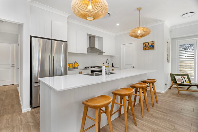 Poppy’s – Fire Pit – 4 Mins Walk to Beach