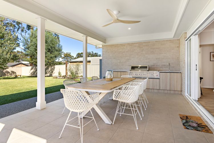 Poppy’s – Fire Pit – 4 Mins Walk to Beach