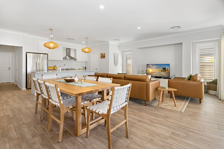 Poppy’s – Fire Pit – 4 Mins Walk to Beach