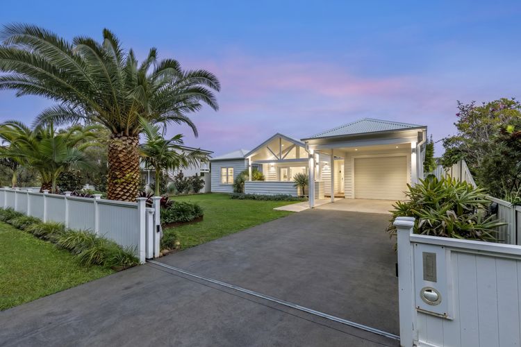 The White House – Pet Friendly with Heated Swimming Pool