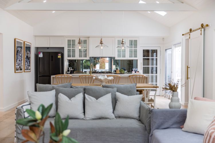 The White House – Pet Friendly with Heated Swimming Pool