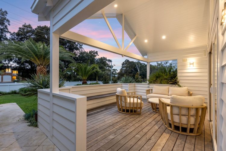 The White House – Pet Friendly with Heated Swimming Pool