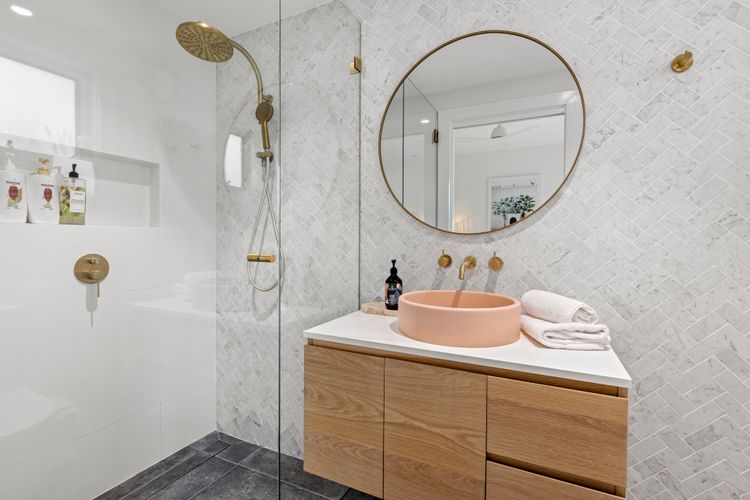 The White House – Pet Friendly with Heated Swimming Pool