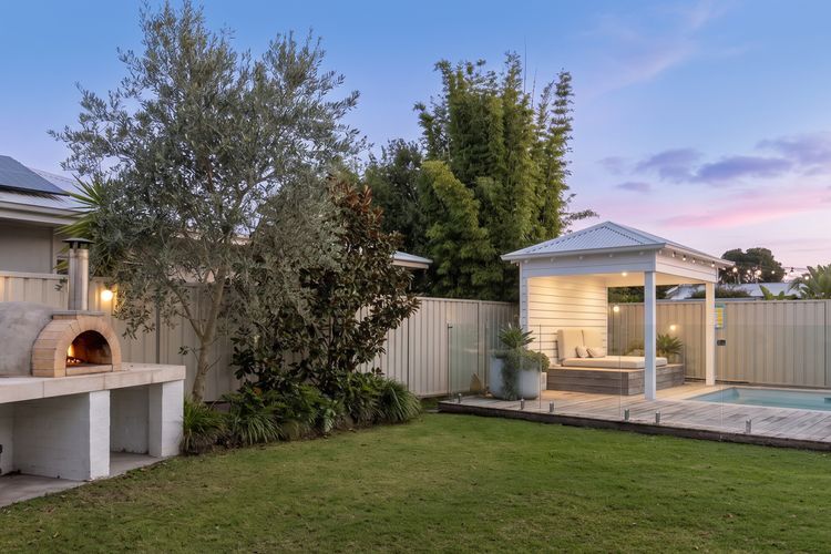 The White House – Pet Friendly with Heated Swimming Pool