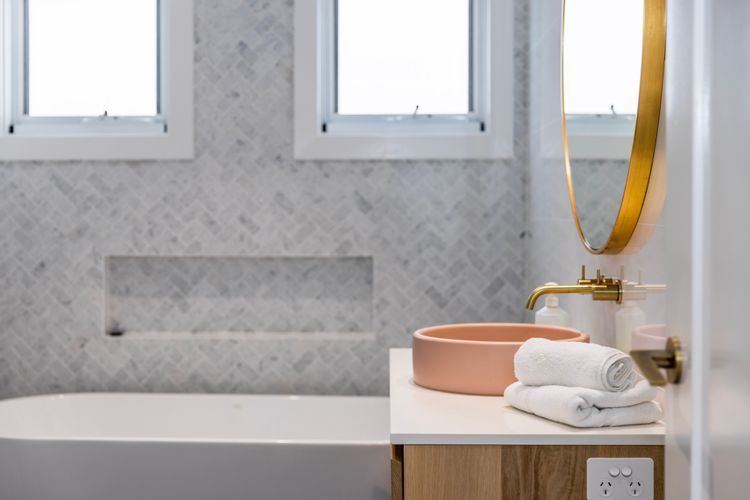 The White House – Pet Friendly with Heated Swimming Pool
