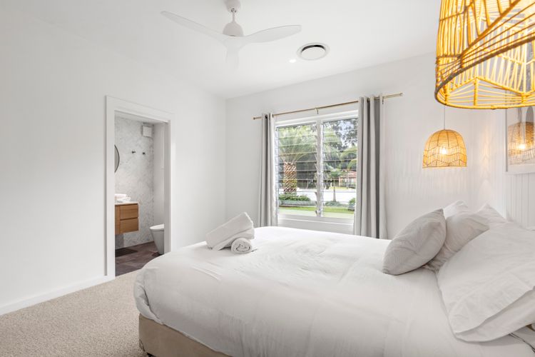 The White House – Pet Friendly with Heated Swimming Pool