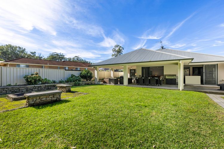 Coastal Retreat – Pet Friendly with Fire Pit