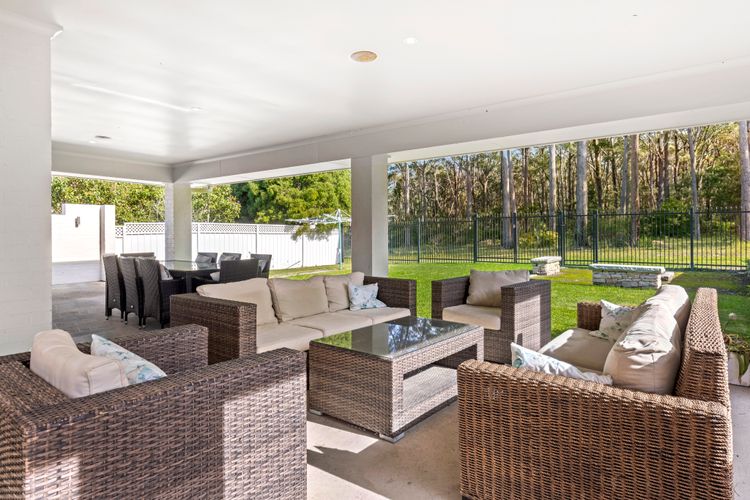 Coastal Retreat – Pet Friendly with Fire Pit