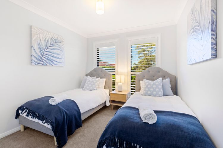 Coastal Retreat – Pet Friendly with Fire Pit