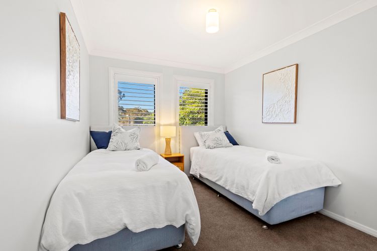 Coastal Retreat – Pet Friendly with Fire Pit