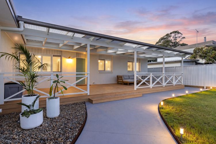 Samphire House – Fireplace with Heated Swimming Pool