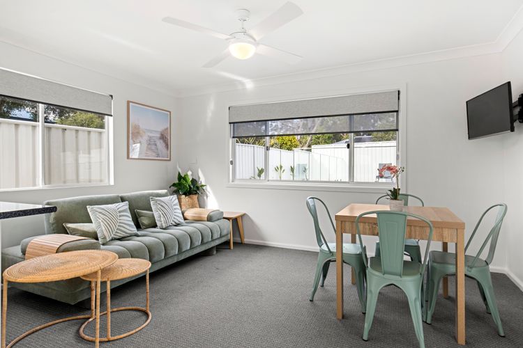 Samphire House – Fireplace with Heated Swimming Pool