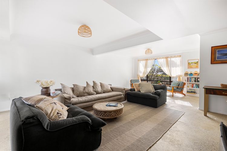 The Beach Bach – Pet Friendly with Firepit
