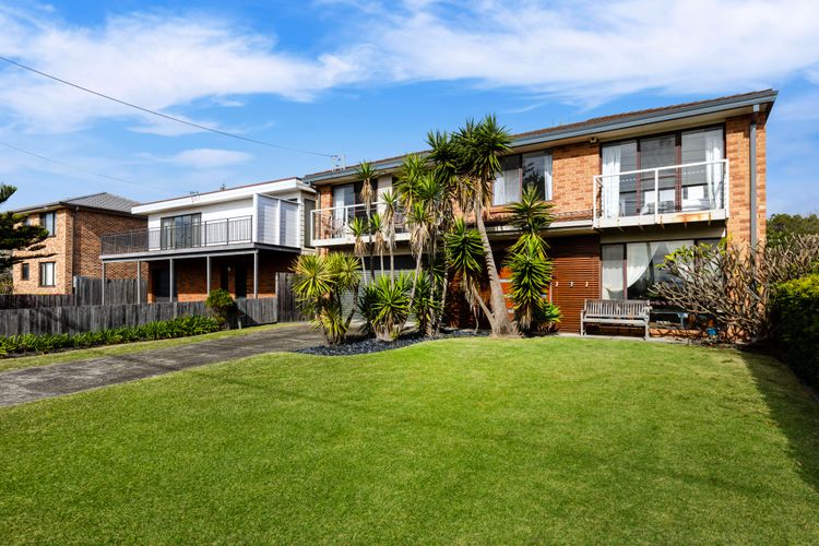 The Beach Bach – Pet Friendly with Firepit