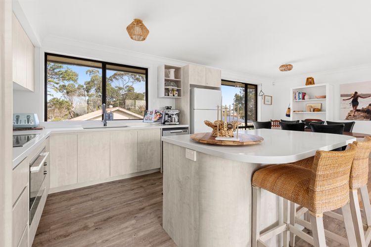 The Beach Bach – Pet Friendly with Firepit