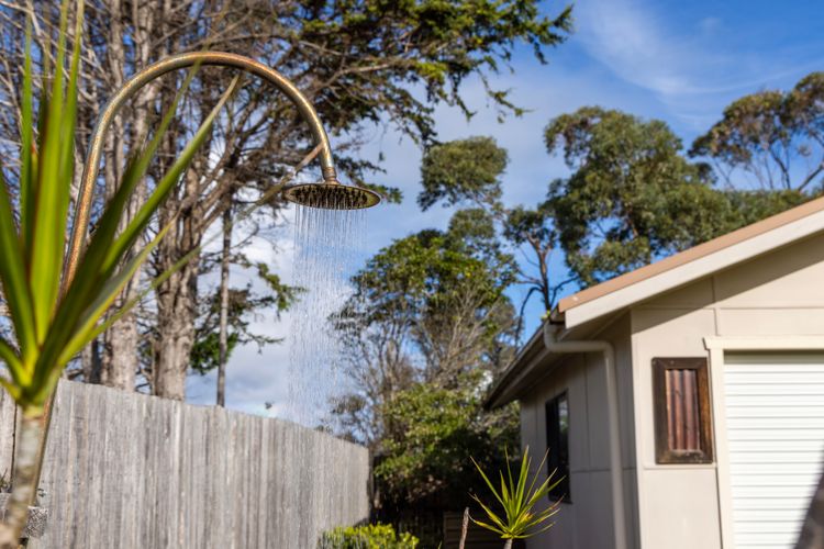 The Beach Bach – Pet Friendly with Firepit