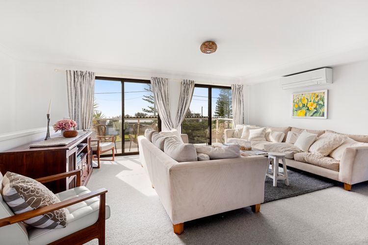 The Beach Bach – Pet Friendly with Firepit