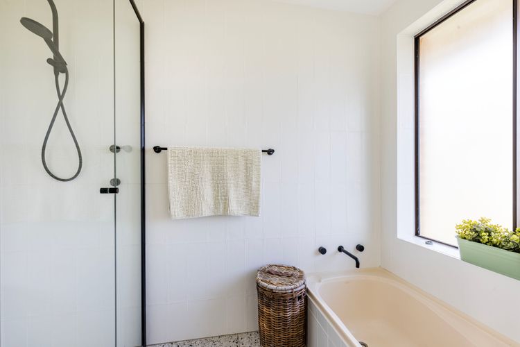 The Beach Bach – Pet Friendly with Firepit