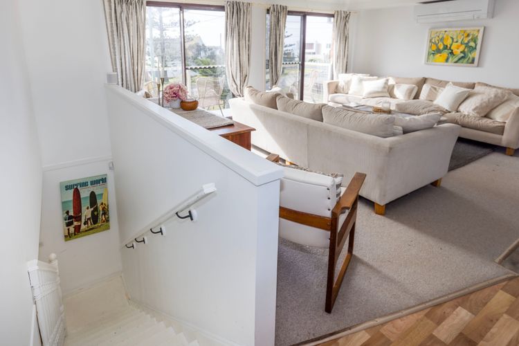The Beach Bach – Pet Friendly with Firepit