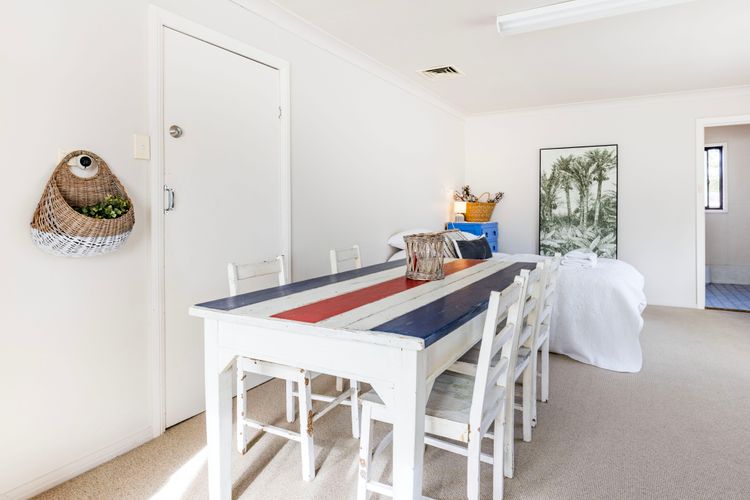 The Beach Bach – Pet Friendly with Firepit