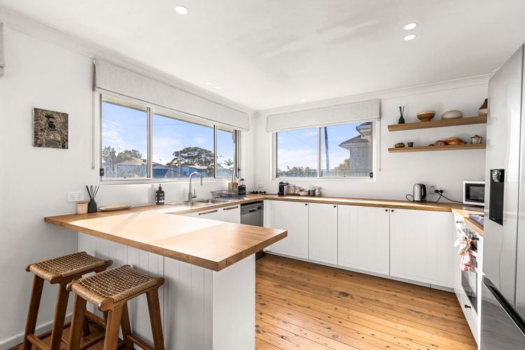Beach Cottage – Pet Friendly – 2 Mins walk to Beach