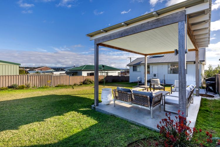 Beach Cottage – Pet Friendly – 2 Mins walk to Beach