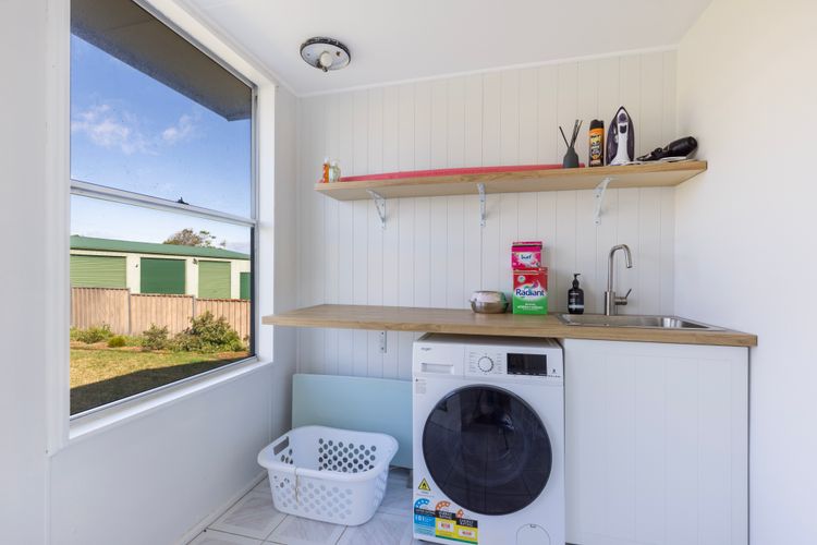 Beach Cottage – Pet Friendly – 2 Mins walk to Beach