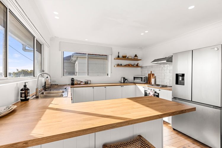 Beach Cottage – Pet Friendly – 2 Mins walk to Beach