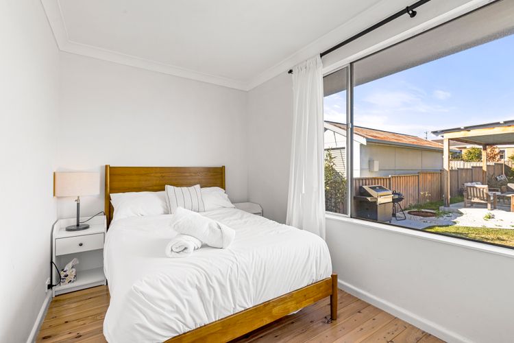 Beach Cottage – Pet Friendly – 2 Mins walk to Beach