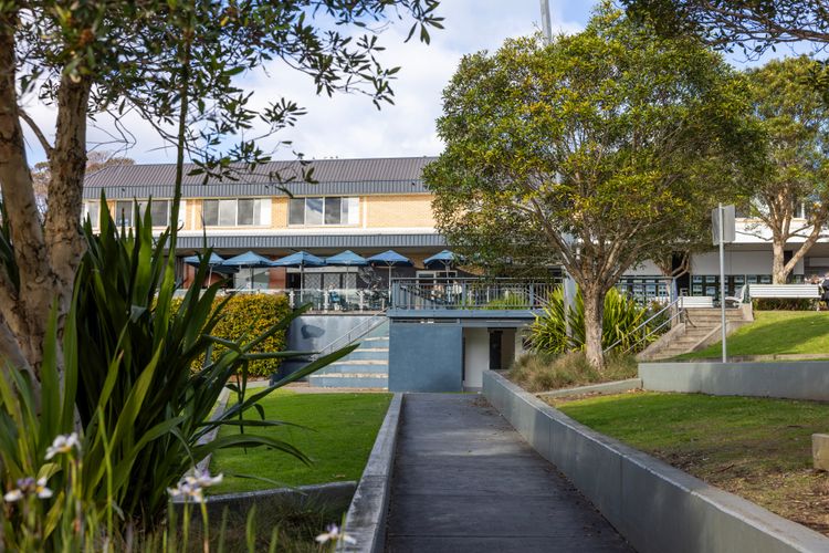 Beach Cottage – Pet Friendly – 2 Mins walk to Beach