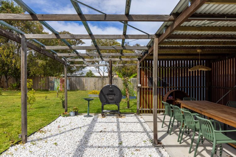 Paws and Palms – Pet Friendly with Fire Pit