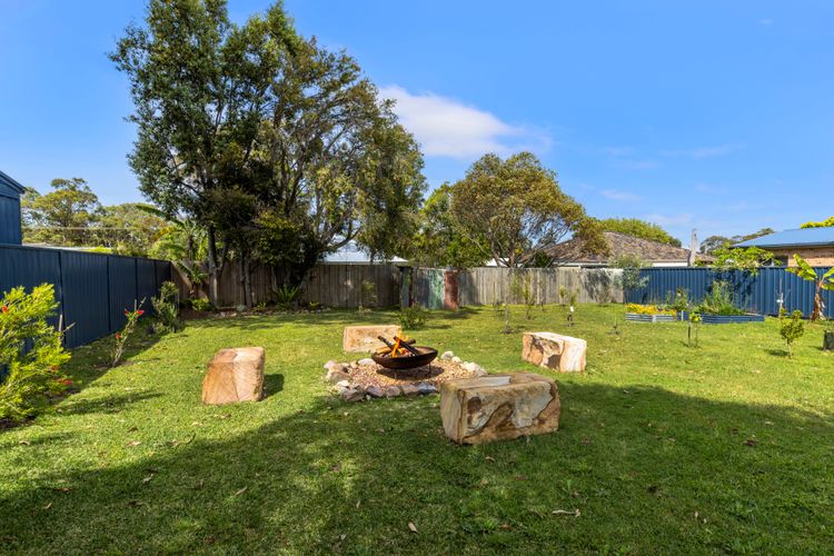 Paws and Palms – Pet Friendly with Fire Pit