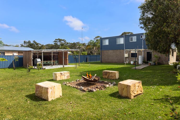 Paws and Palms – Pet Friendly with Fire Pit