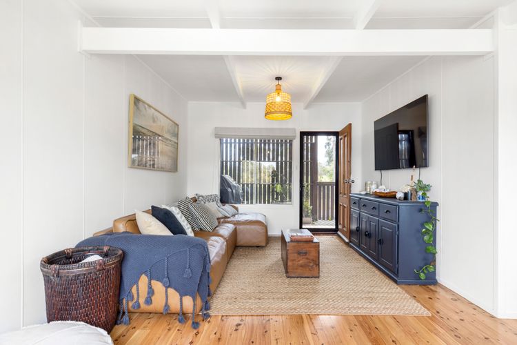Paws and Palms – Pet Friendly with Fire Pit