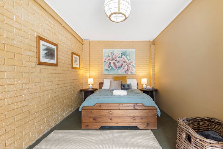Paws and Palms – Pet Friendly with Fire Pit