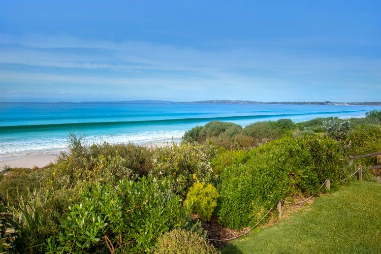 Amazing views, Close to local golf course, Amazing beachfront at your doorstep