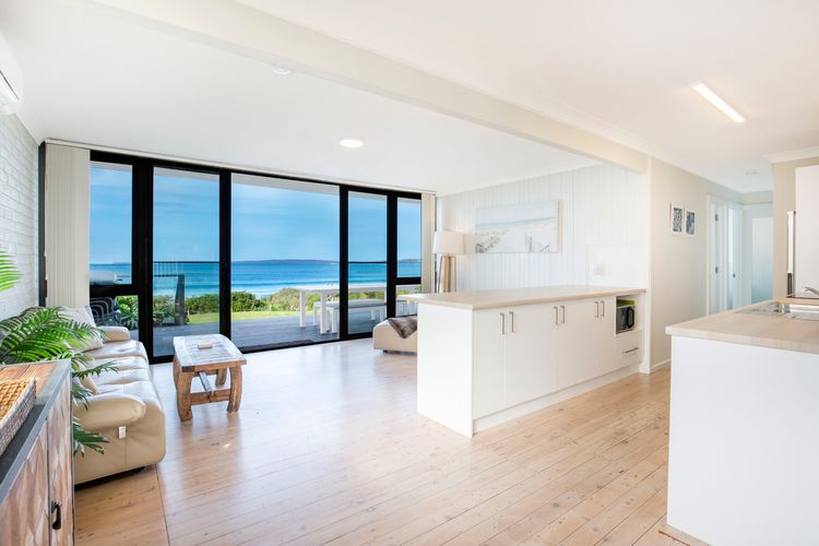 Amazing views, Fantastic chef's kitchen for preparing gourmet meals