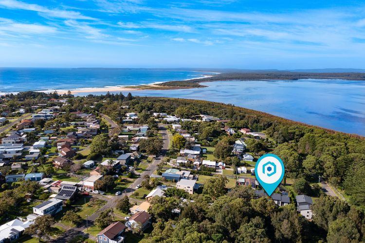 Amazing beach only a few minutes walk away, Easy access to an amazing surf beach for surfing