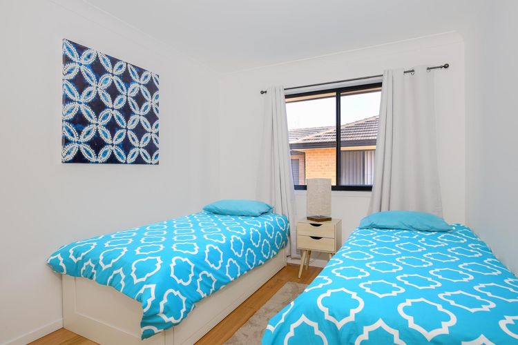 Villa Zelma – Pet Friendly – 4 Min Walk to Beach