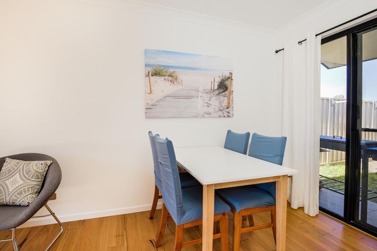 Villa Zelma – Pet Friendly – 4 Min Walk to Beach