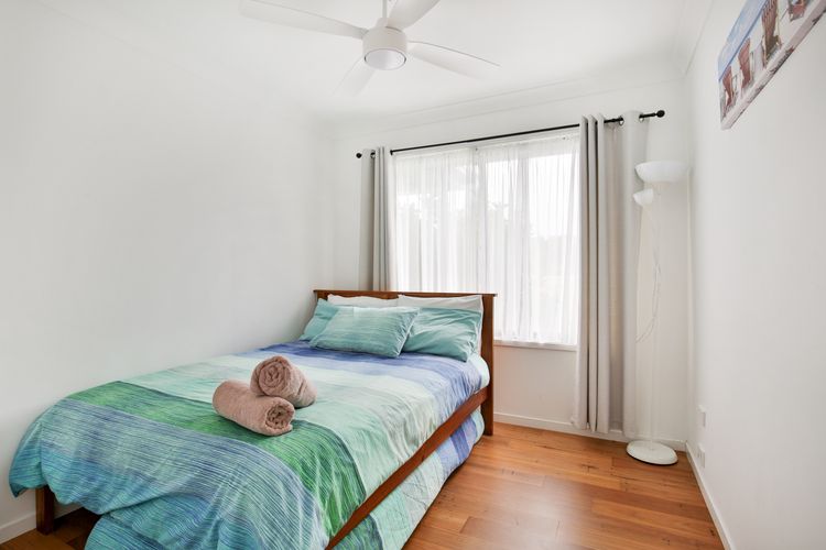 Villa Zelma – Pet Friendly – 4 Min Walk to Beach