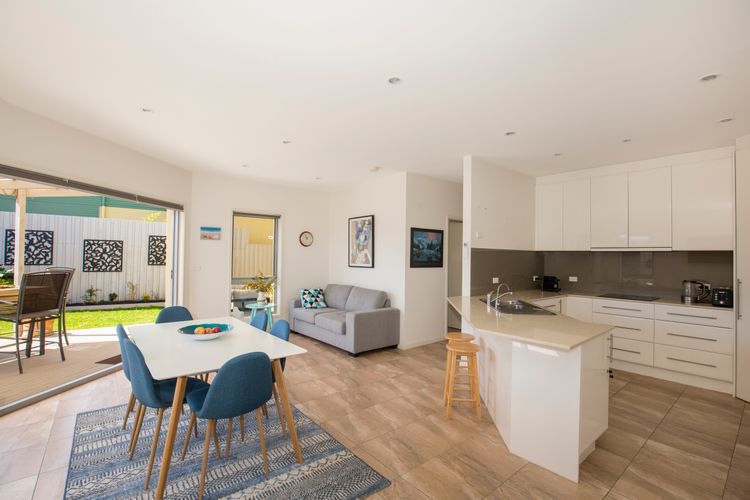 Thalassa – Pet Friendly – 2 Mins Walk to Beach