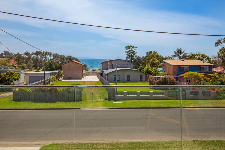 Amazing beach only a few minutes walk away, Easy access to an amazing surf beach for surfing