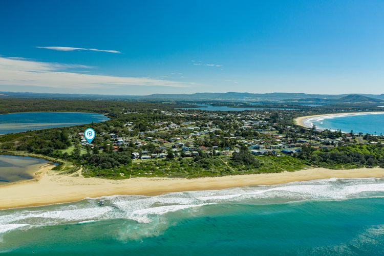 Amazing beach only a few minutes walk away, Easy access to an amazing surf beach for surfing