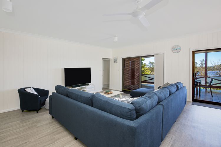 Bayview – Absolute Waterfront with Jetty – 5 Mins to Hyams Beach