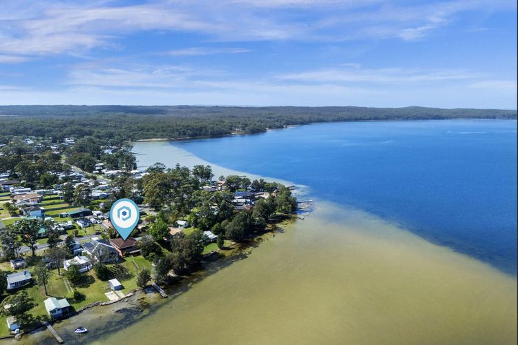 Bayview – Absolute Waterfront with Jetty – 5 Mins to Hyams Beach