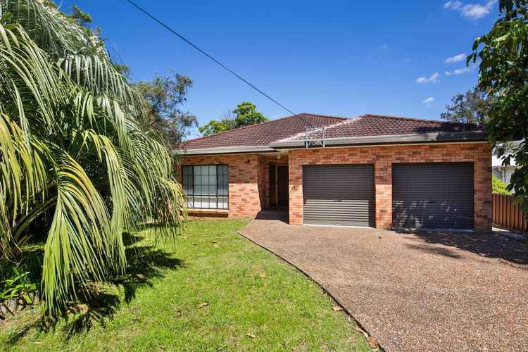 Bayview – Absolute Waterfront with Jetty – 5 Mins to Hyams Beach