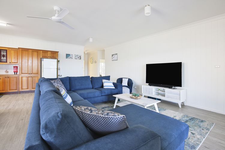 Bayview – Absolute Waterfront with Jetty – 5 Mins to Hyams Beach
