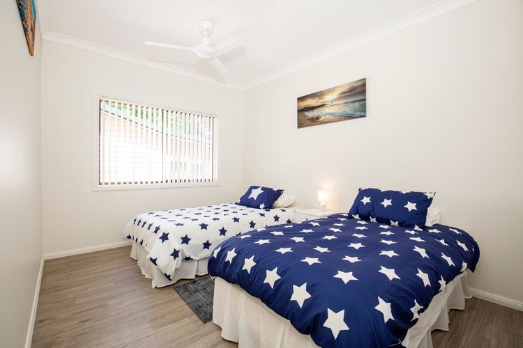 Bayview – Absolute Waterfront with Jetty – 5 Mins to Hyams Beach